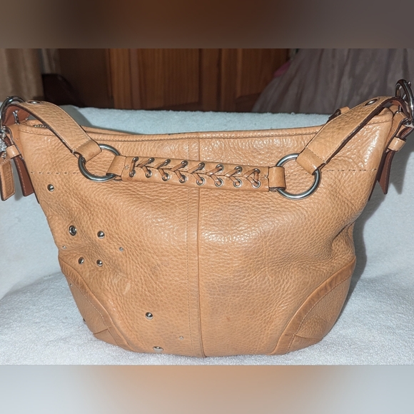 Coach Y2K Vintage Soho Leather Shoulder Bag with Metal Accents. F 10982 - Picture 1 of 10